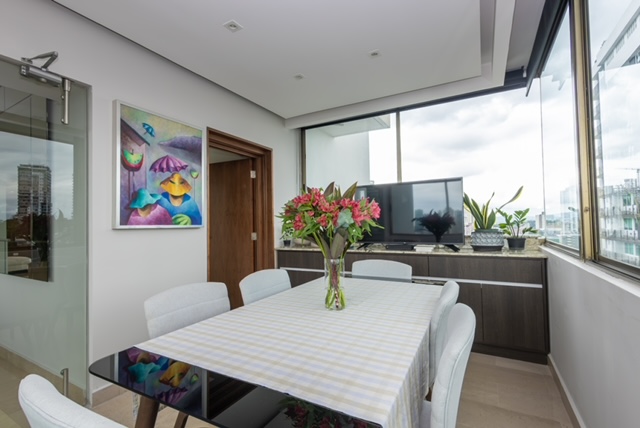 SE VENDE EXCLUSIVO APARTAMENTO UNO POR PISO EN BELLA VISTA