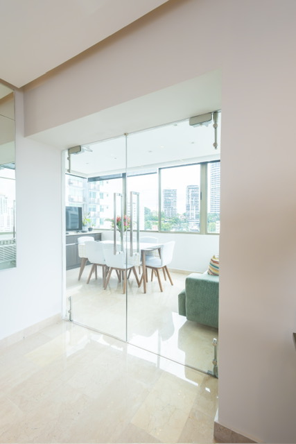 EXCLUSIVO APARTAMENTO EN PH CERROMAR BELLA VISTA